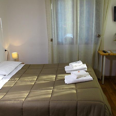 Hotel Al Verde マンデッロ・デル・ラーリオ エクステリア 写真