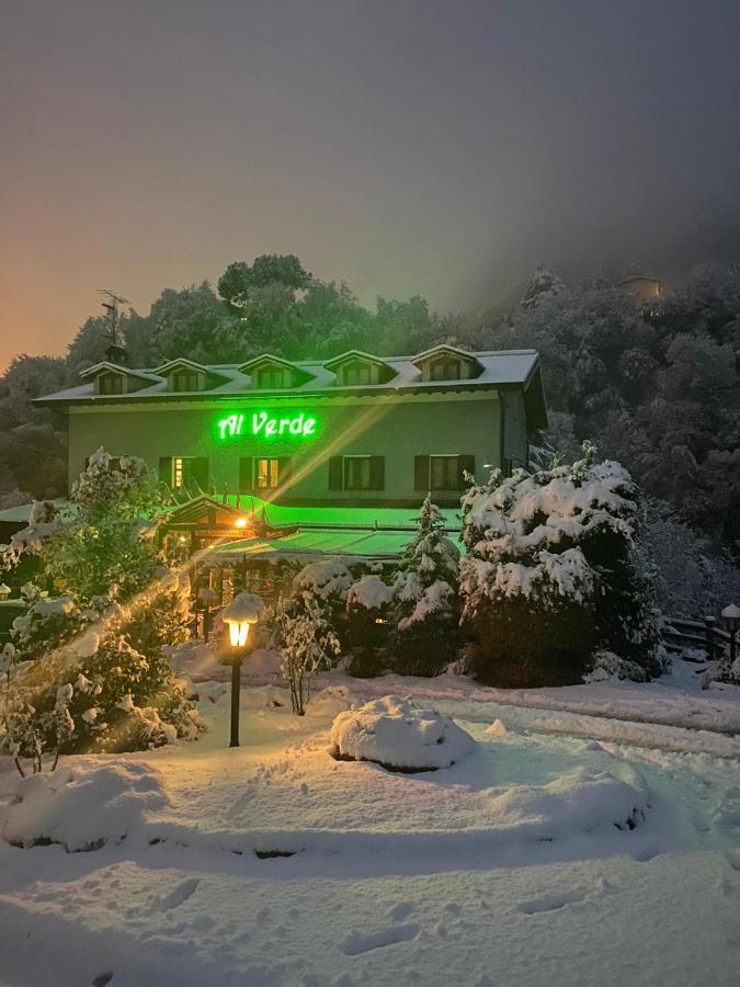 Hotel Al Verde マンデッロ・デル・ラーリオ エクステリア 写真